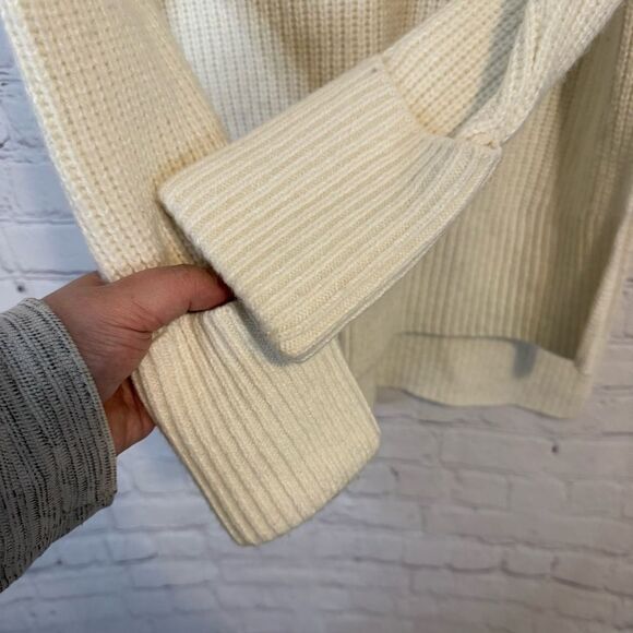 Athleta Shasta V-Neck Cream size XXS - Picture 4 of 9